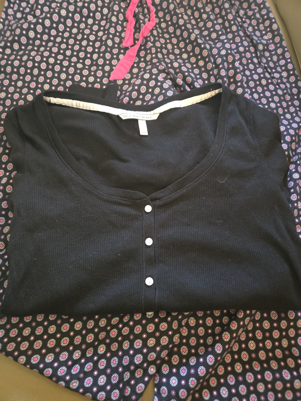 Victoria's Secret Black 2 piece long sleeved pajamas